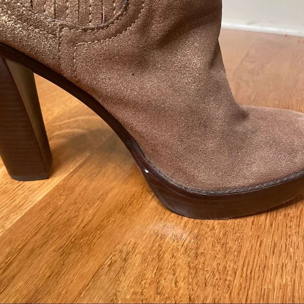 Tory Burch Chelsea Gold Slip On Heeled Boot